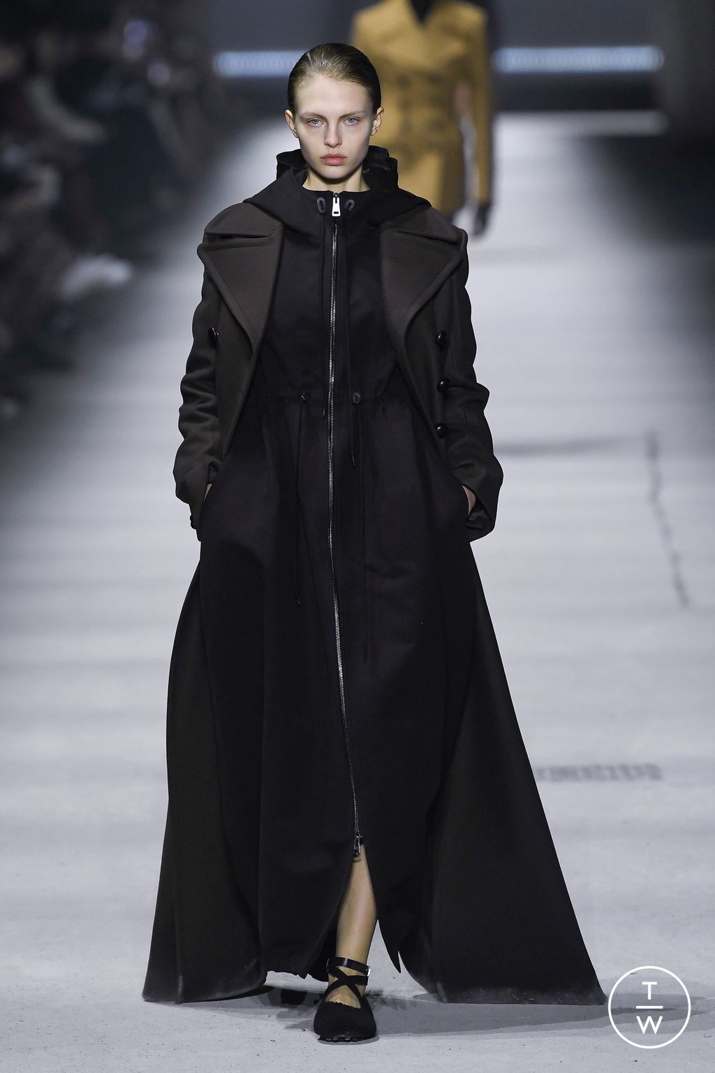 Fashion Week Milan Fall/Winter 2023 look 3 from the Tod's collection womenswear