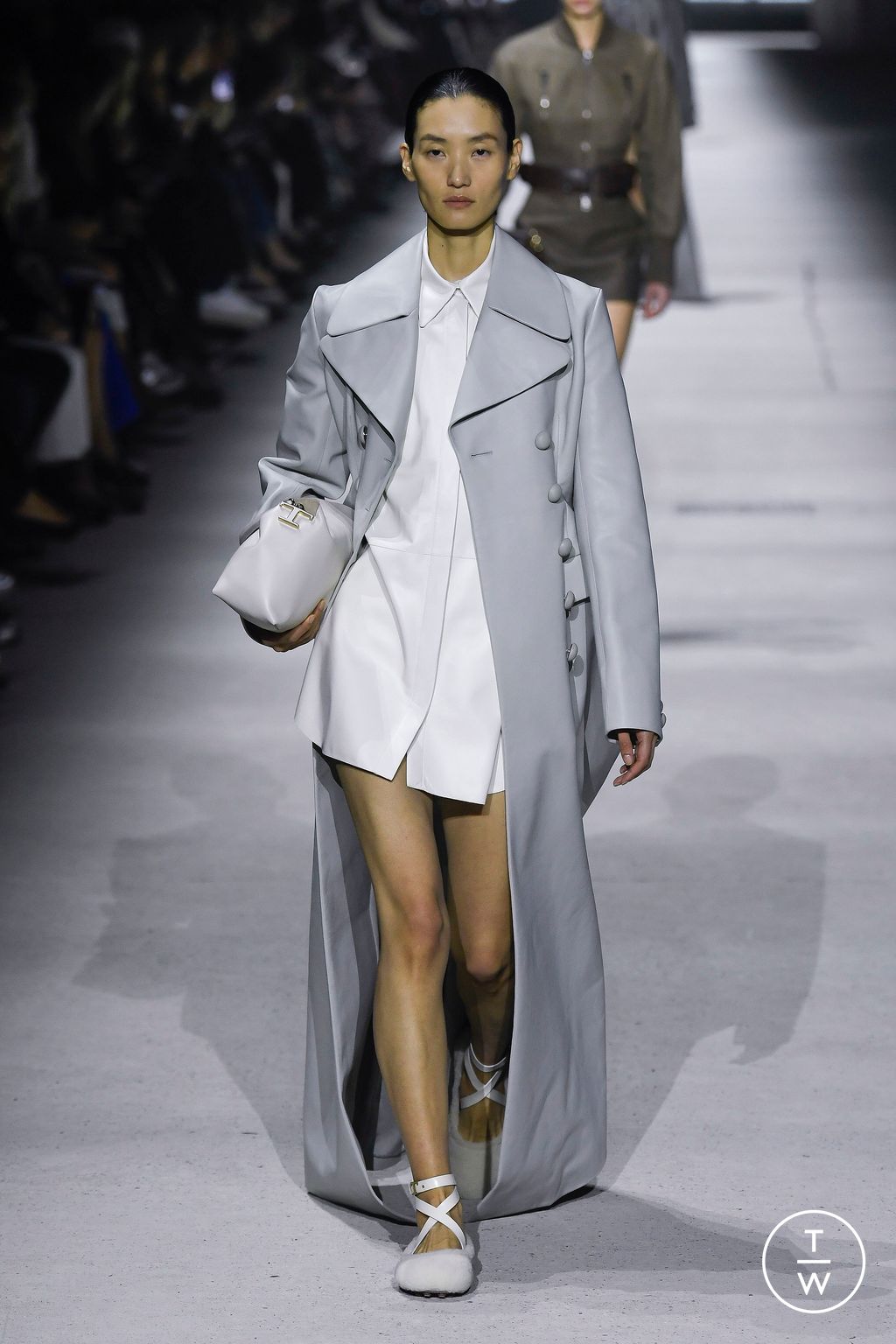Fashion Week Milan Fall/Winter 2023 look 13 from the Tod's collection 女装