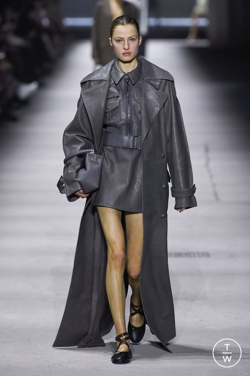 Fashion Week Milan Fall/Winter 2023 look 15 from the Tod's collection womenswear
