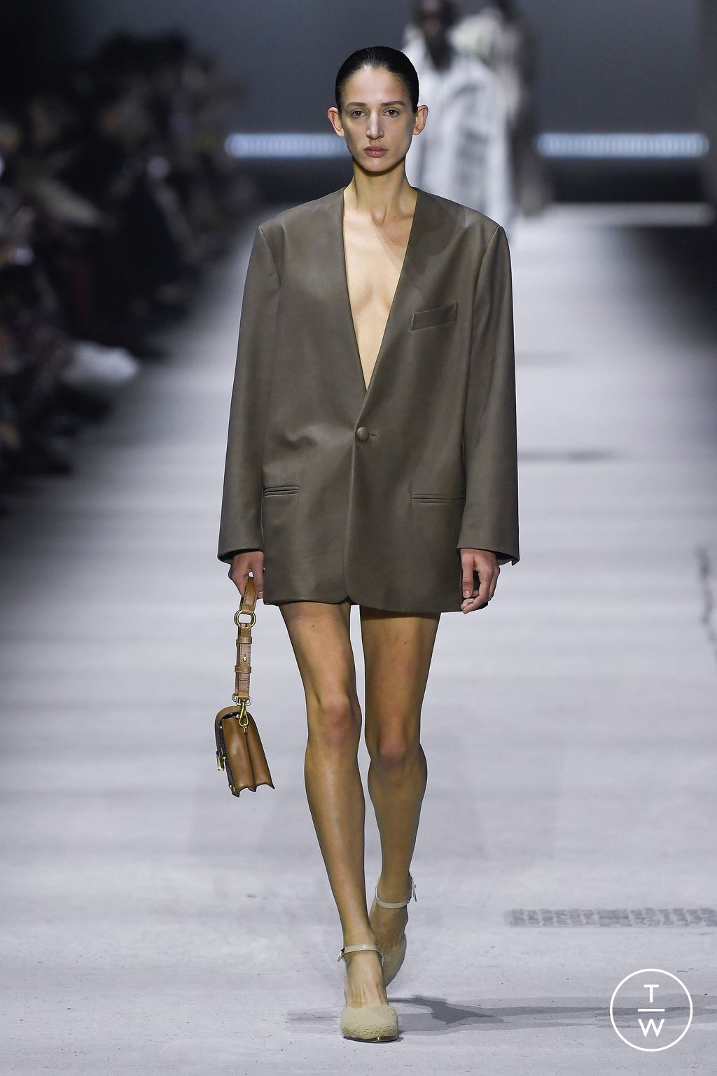 Fashion Week Milan Fall/Winter 2023 look 16 from the Tod's collection womenswear