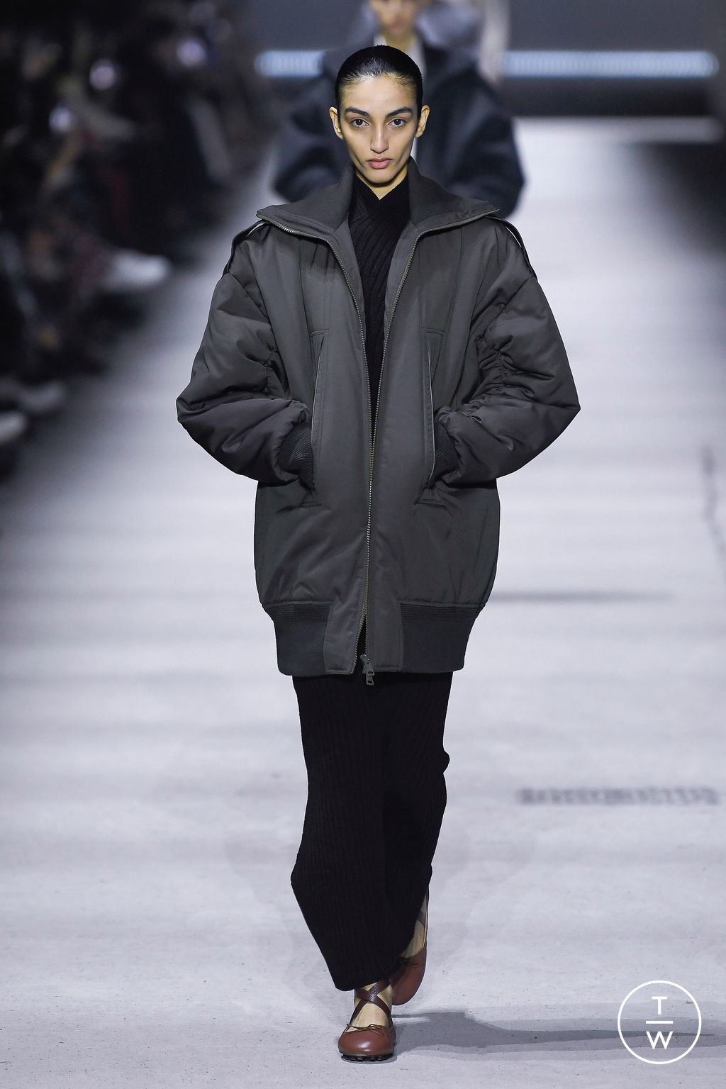 Fashion Week Milan Fall/Winter 2023 look 32 from the Tod's collection womenswear