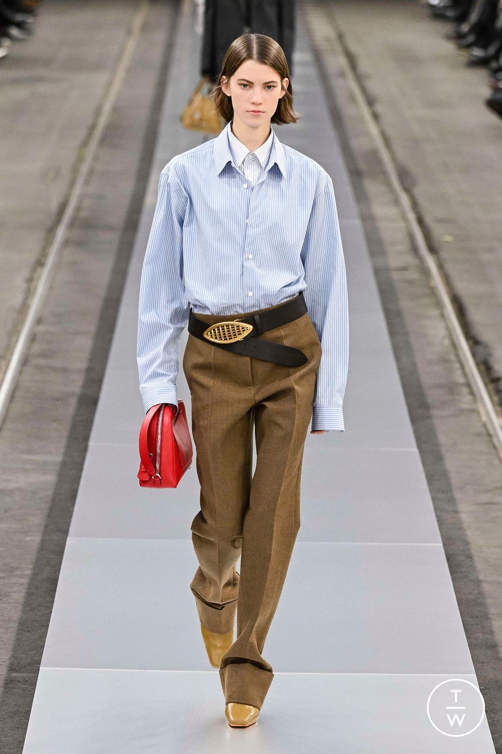 Fashion Week Milan Fall/Winter 2024 look 1 from the Tod's collection womenswear