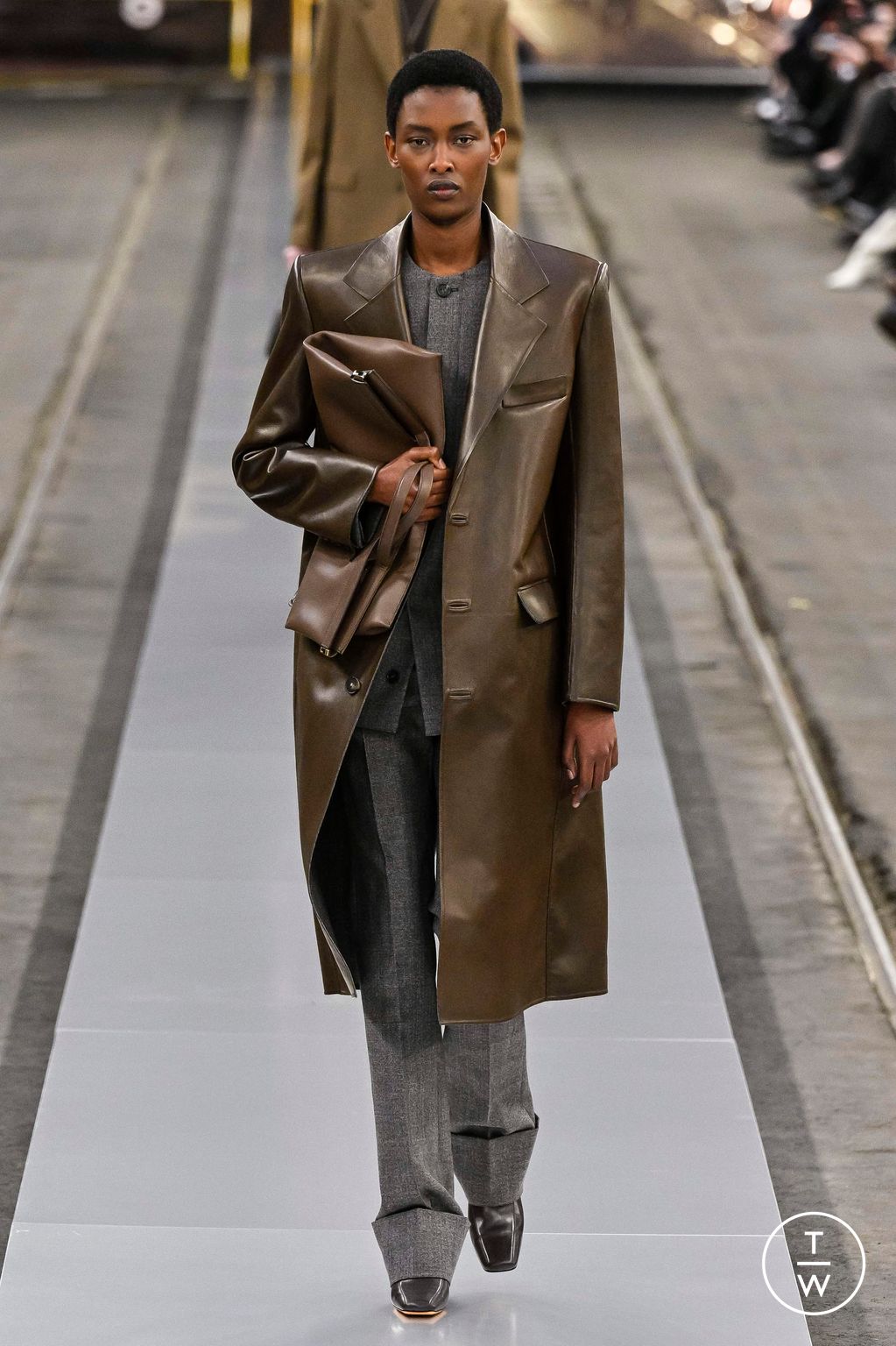 Fashion Week Milan Fall/Winter 2024 look 4 from the Tod's collection 女装