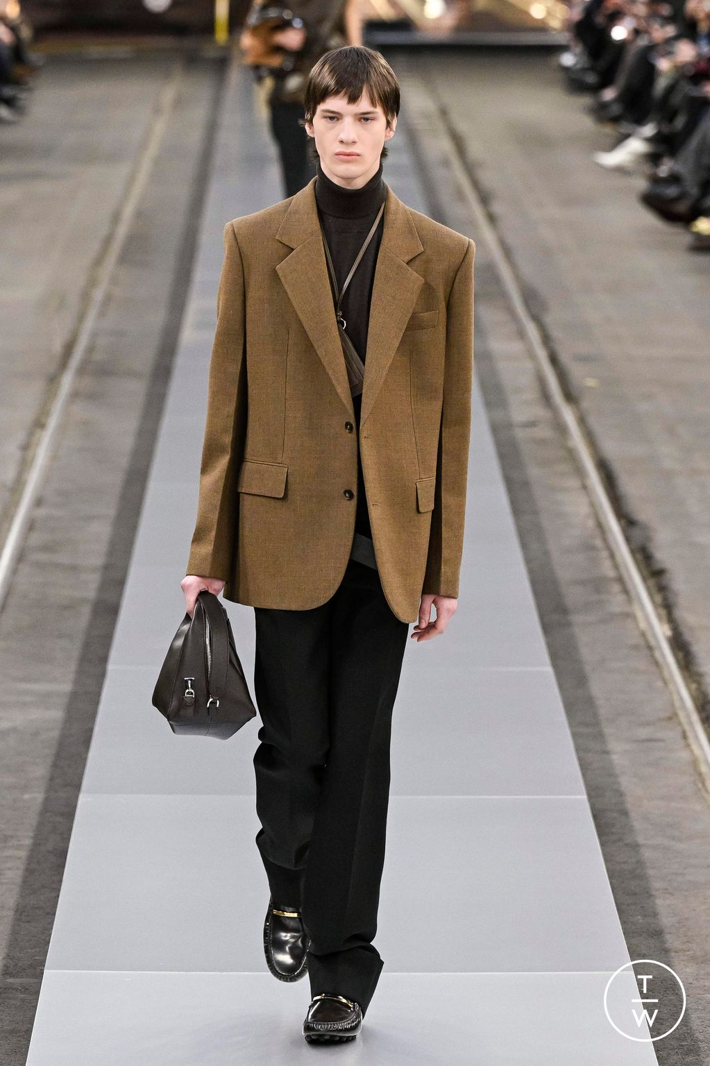 Fashion Week Milan Fall/Winter 2024 look 5 from the Tod's collection womenswear