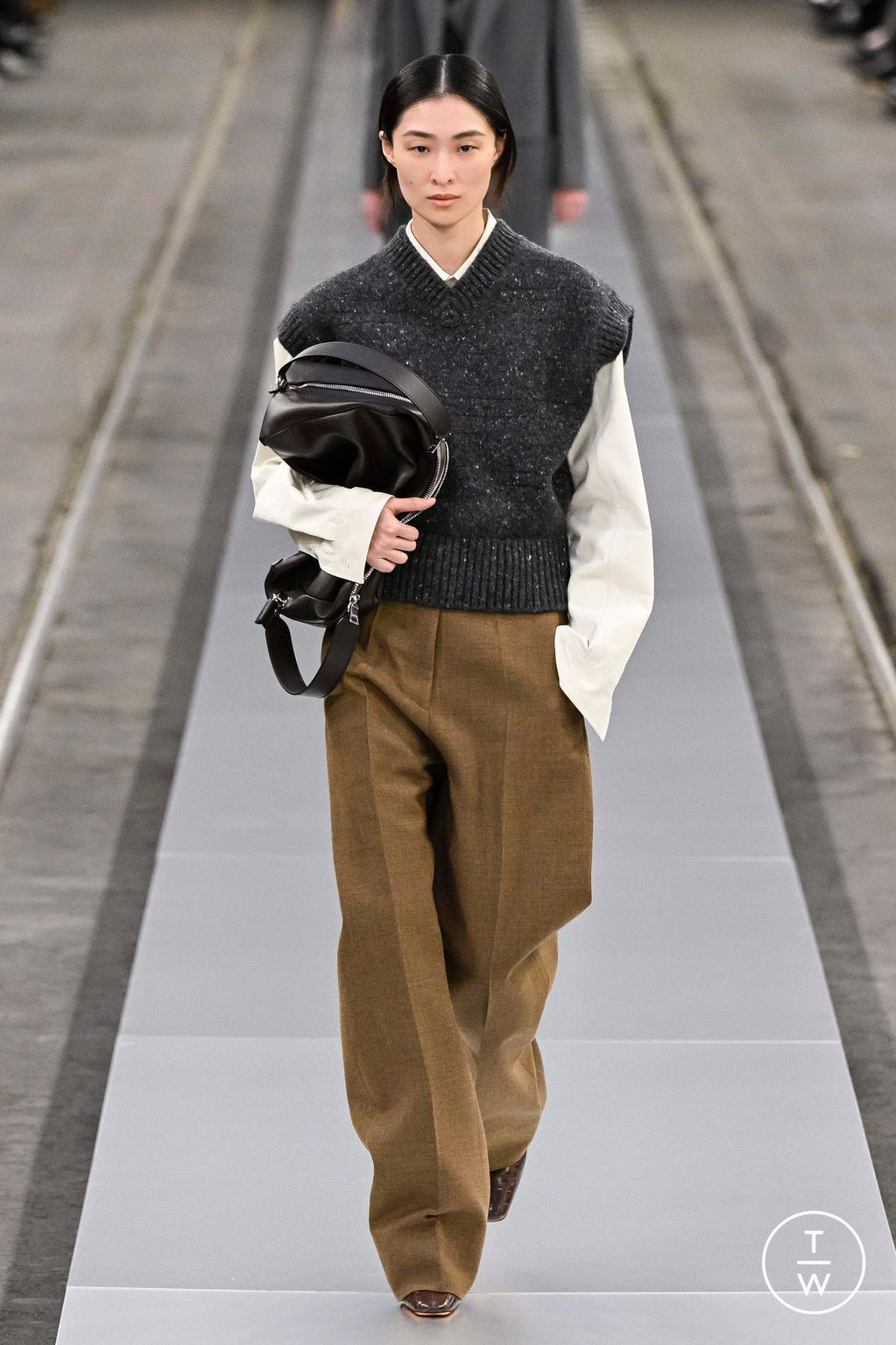 Fashion Week Milan Fall/Winter 2024 look 7 from the Tod's collection womenswear