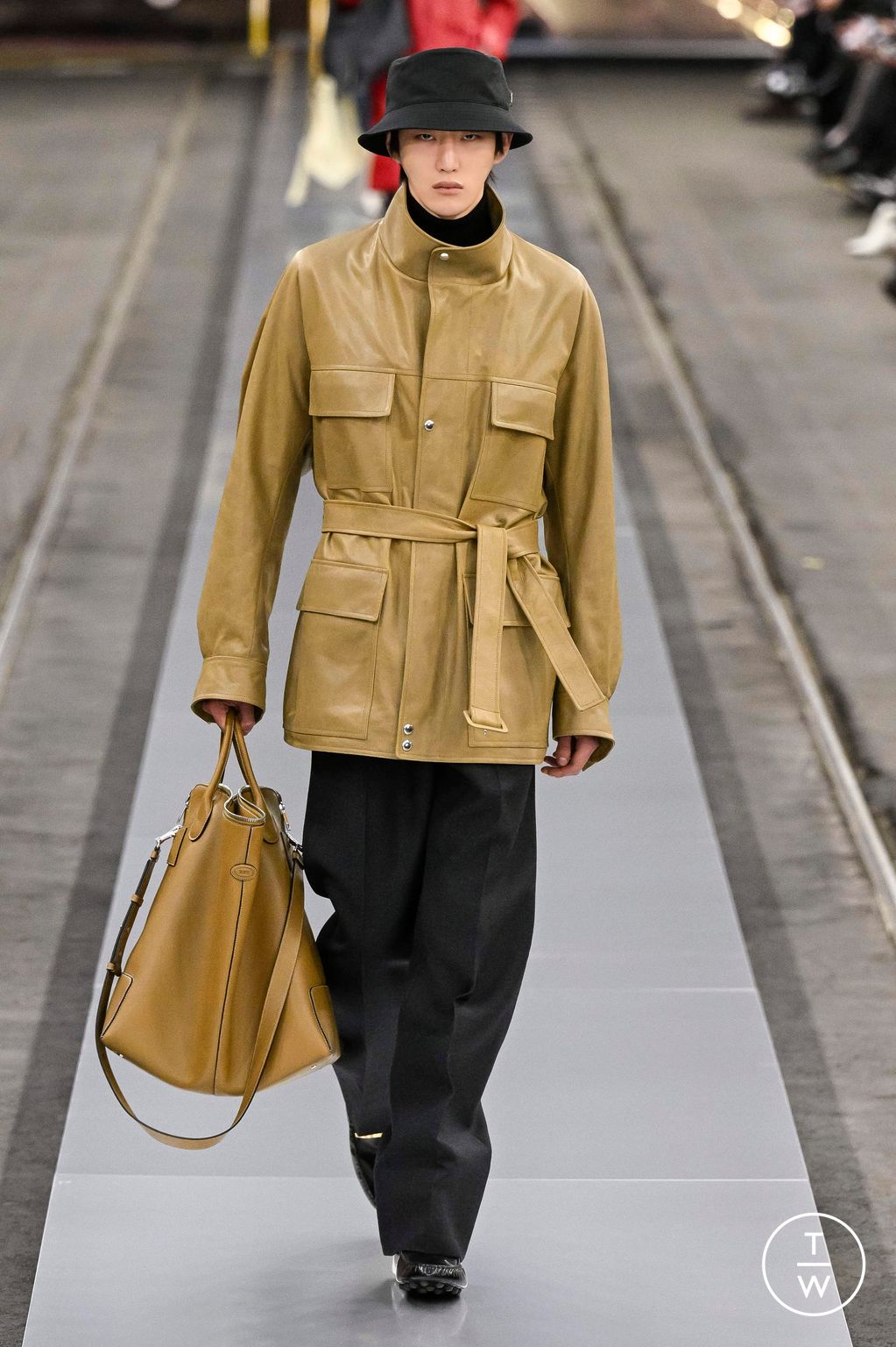 Fashion Week Milan Fall/Winter 2024 look 12 from the Tod's collection 女装