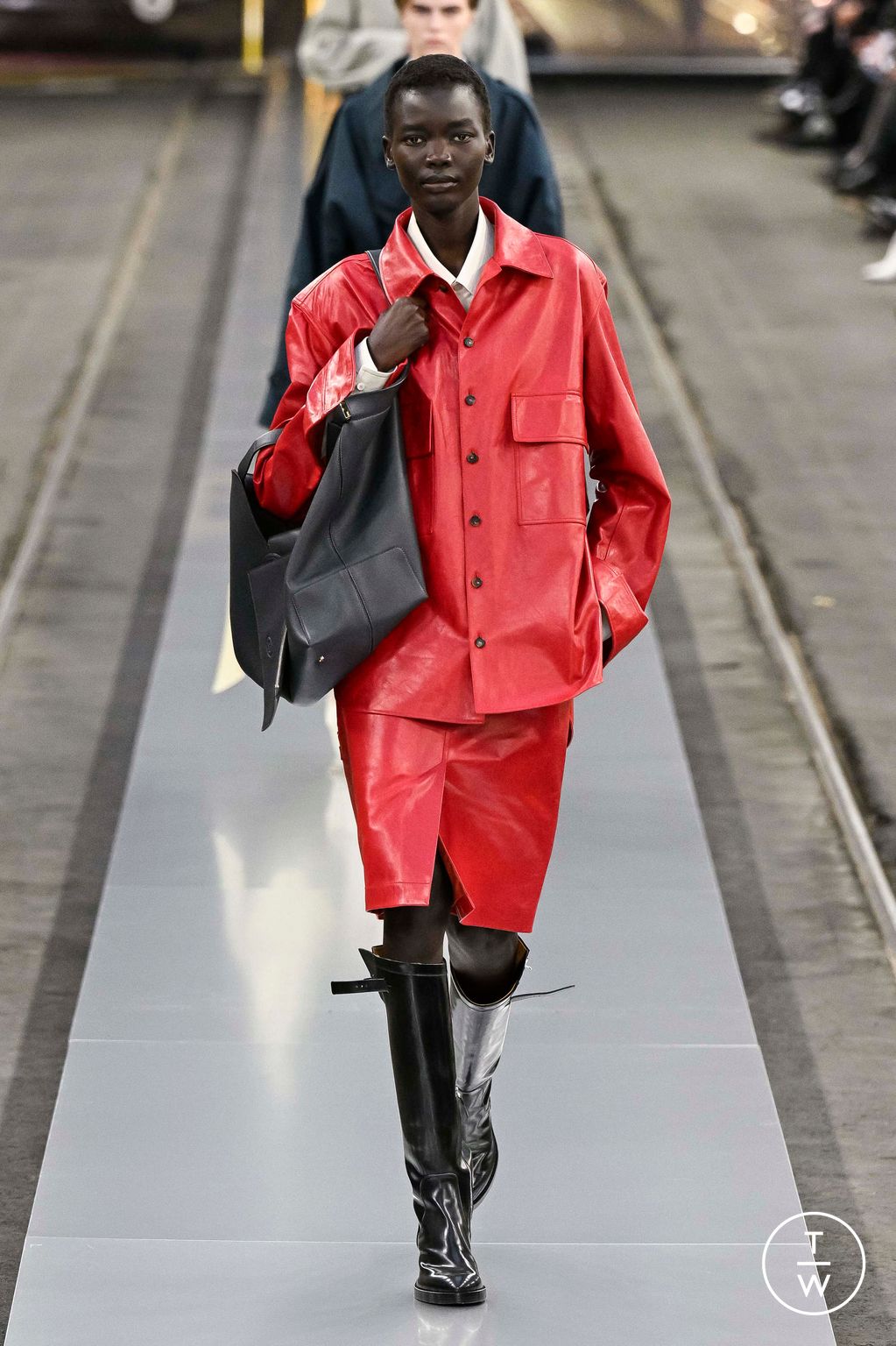 Fashion Week Milan Fall/Winter 2024 look 13 from the Tod's collection 女装