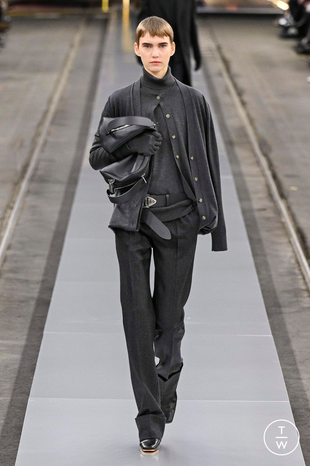 Fashion Week Milan Fall/Winter 2024 look 16 from the Tod's collection womenswear