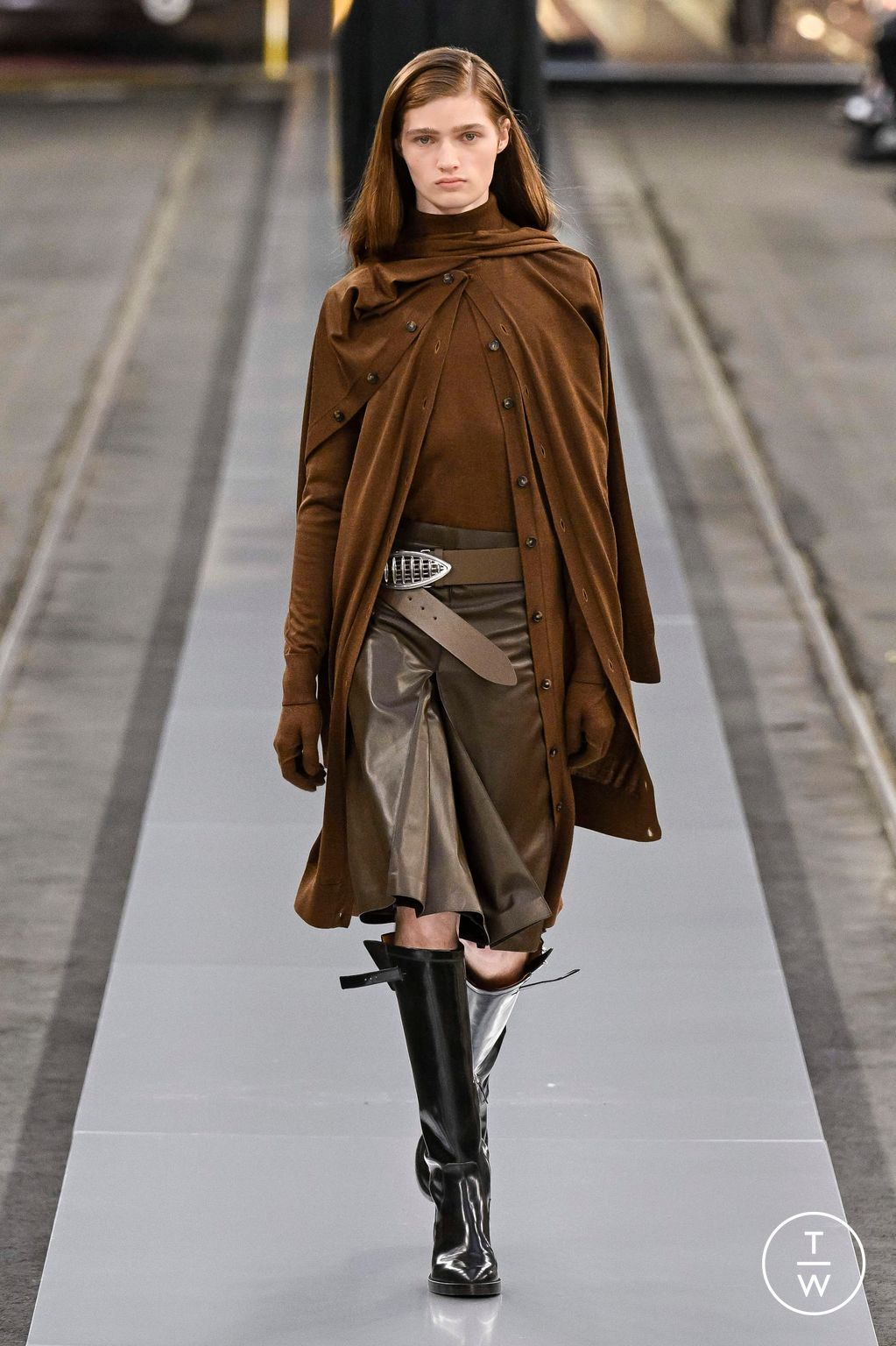 Fashion Week Milan Fall/Winter 2024 look 18 from the Tod's collection 女装