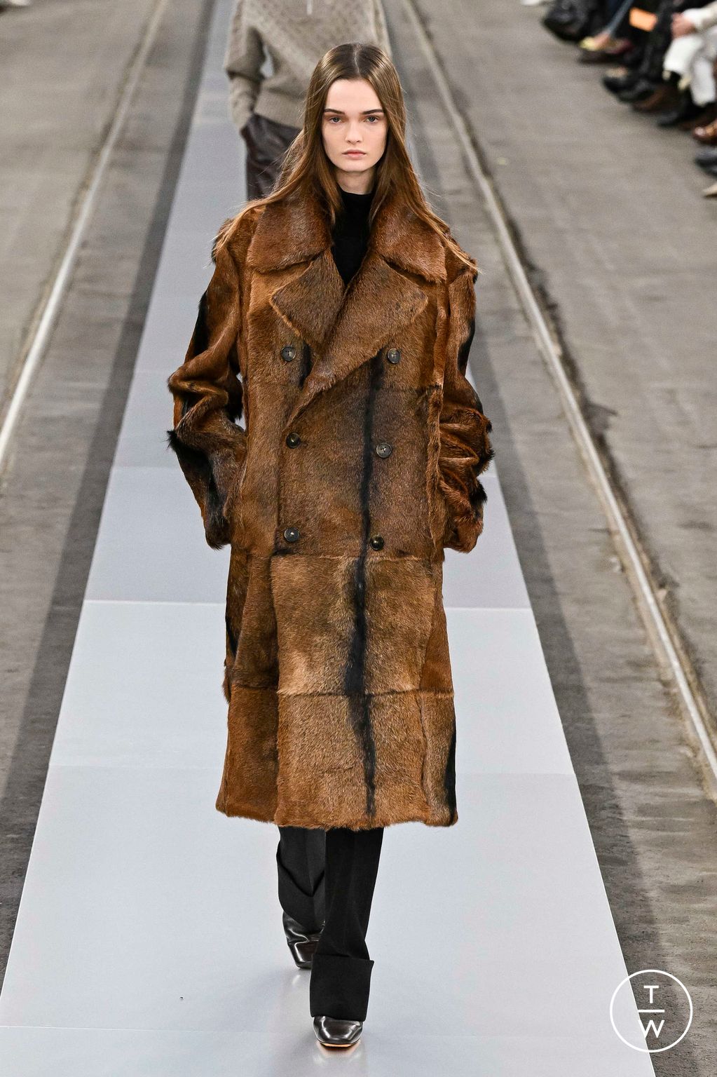 Fashion Week Milan Fall/Winter 2024 look 21 from the Tod's collection 女装