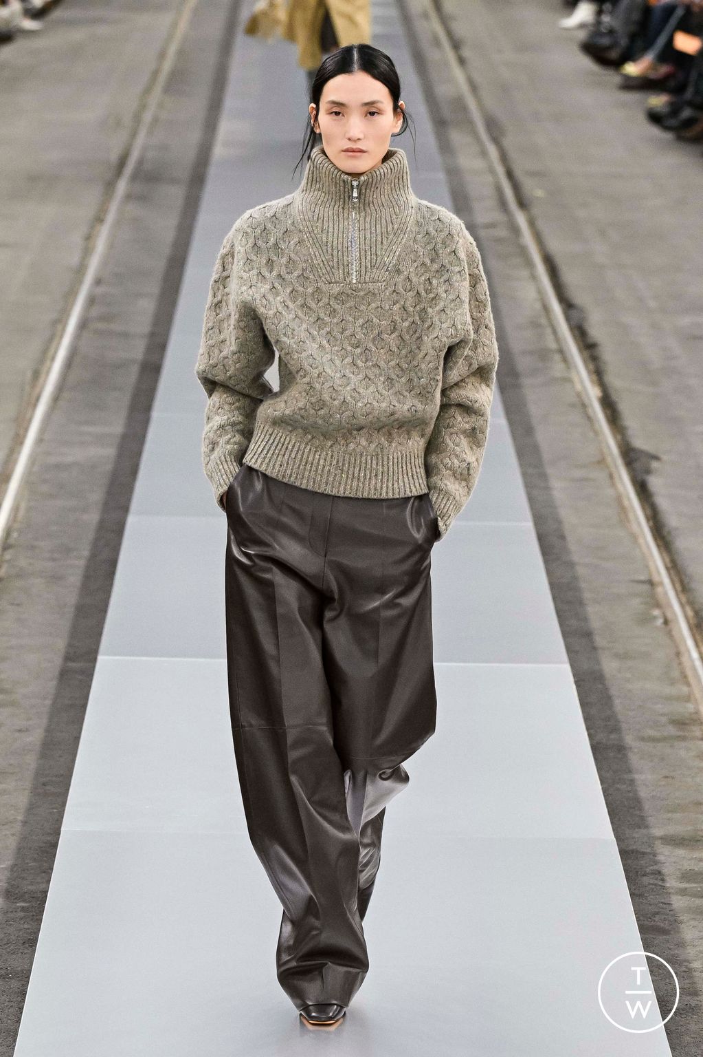 Fashion Week Milan Fall/Winter 2024 look 22 from the Tod's collection womenswear