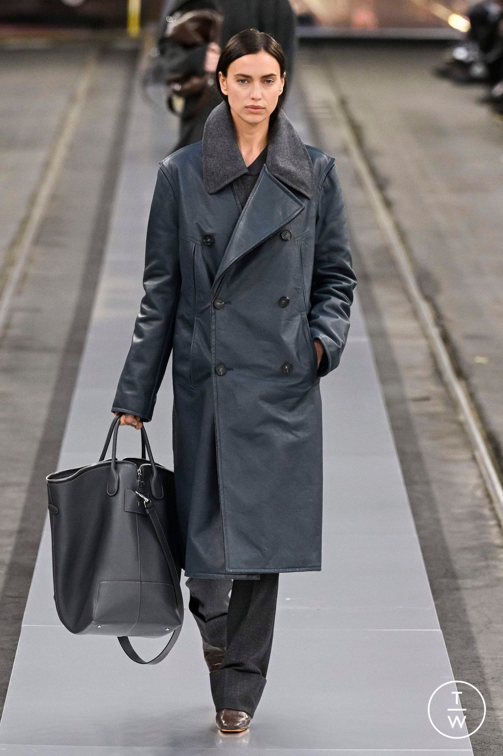 Fashion Week Milan Fall/Winter 2024 look 26 from the Tod's collection womenswear