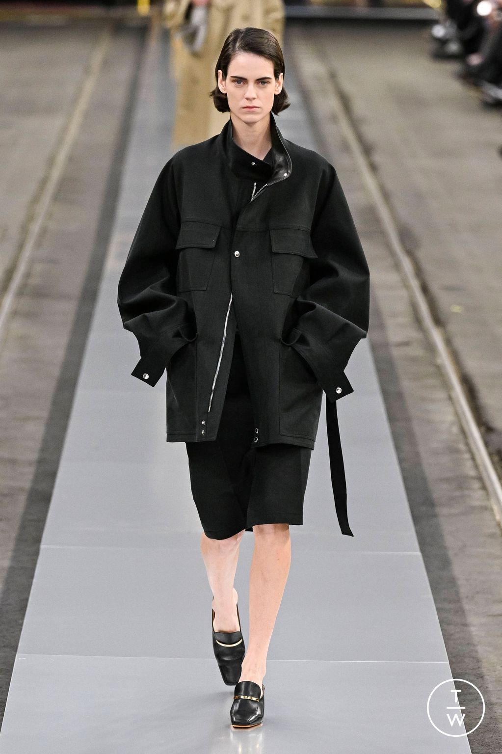 Fashion Week Milan Fall/Winter 2024 look 33 from the Tod's collection womenswear