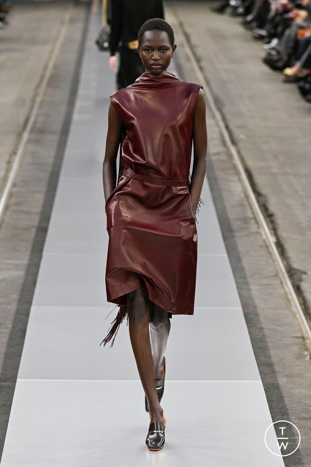 Fashion Week Milan Fall/Winter 2024 look 35 from the Tod's collection 女装