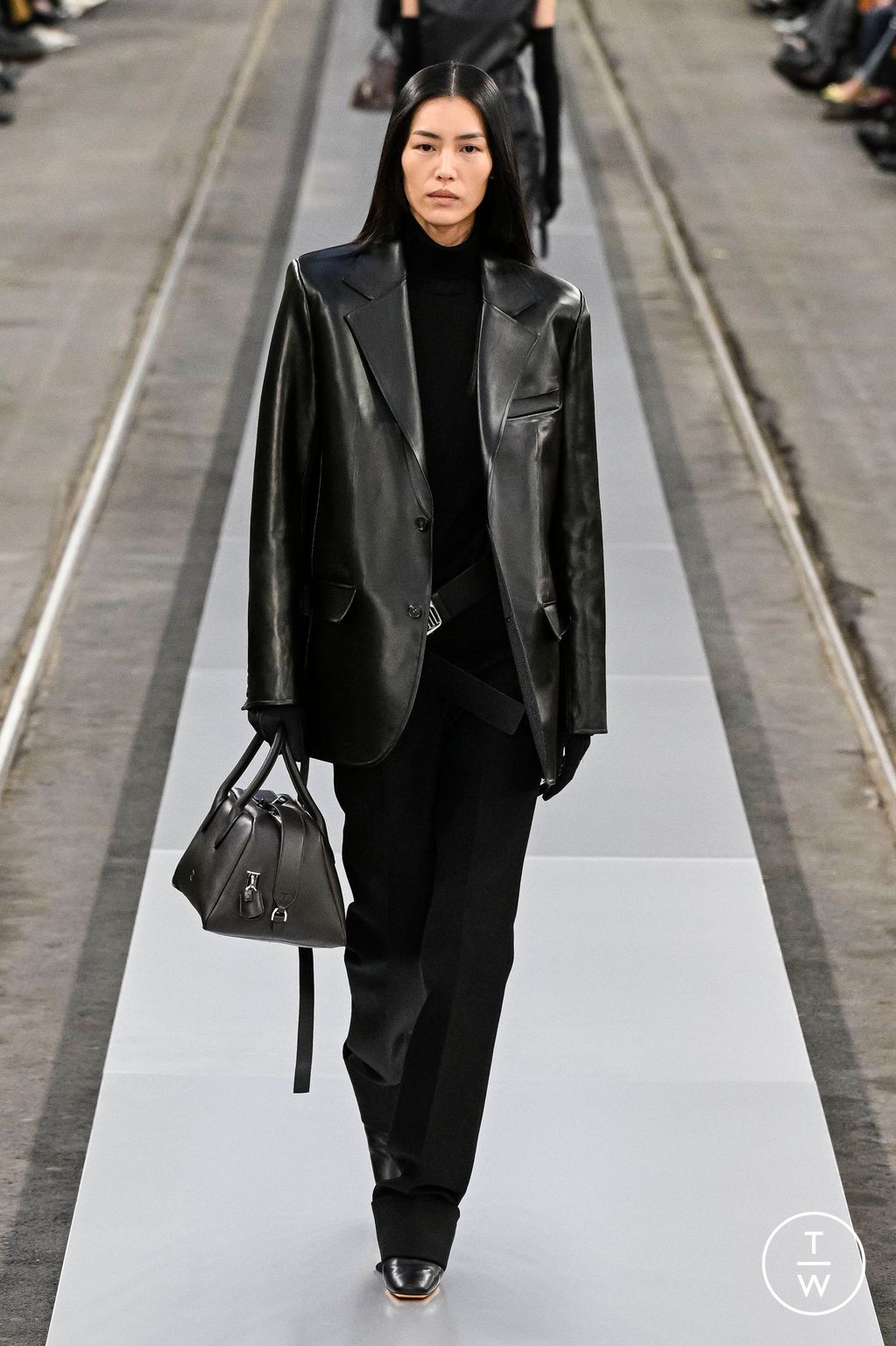 Fashion Week Milan Fall/Winter 2024 look 37 from the Tod's collection 女装