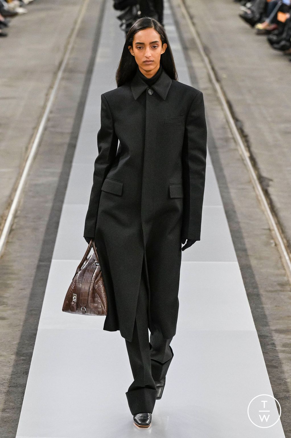 Fashion Week Milan Fall/Winter 2024 look 39 from the Tod's collection 女装