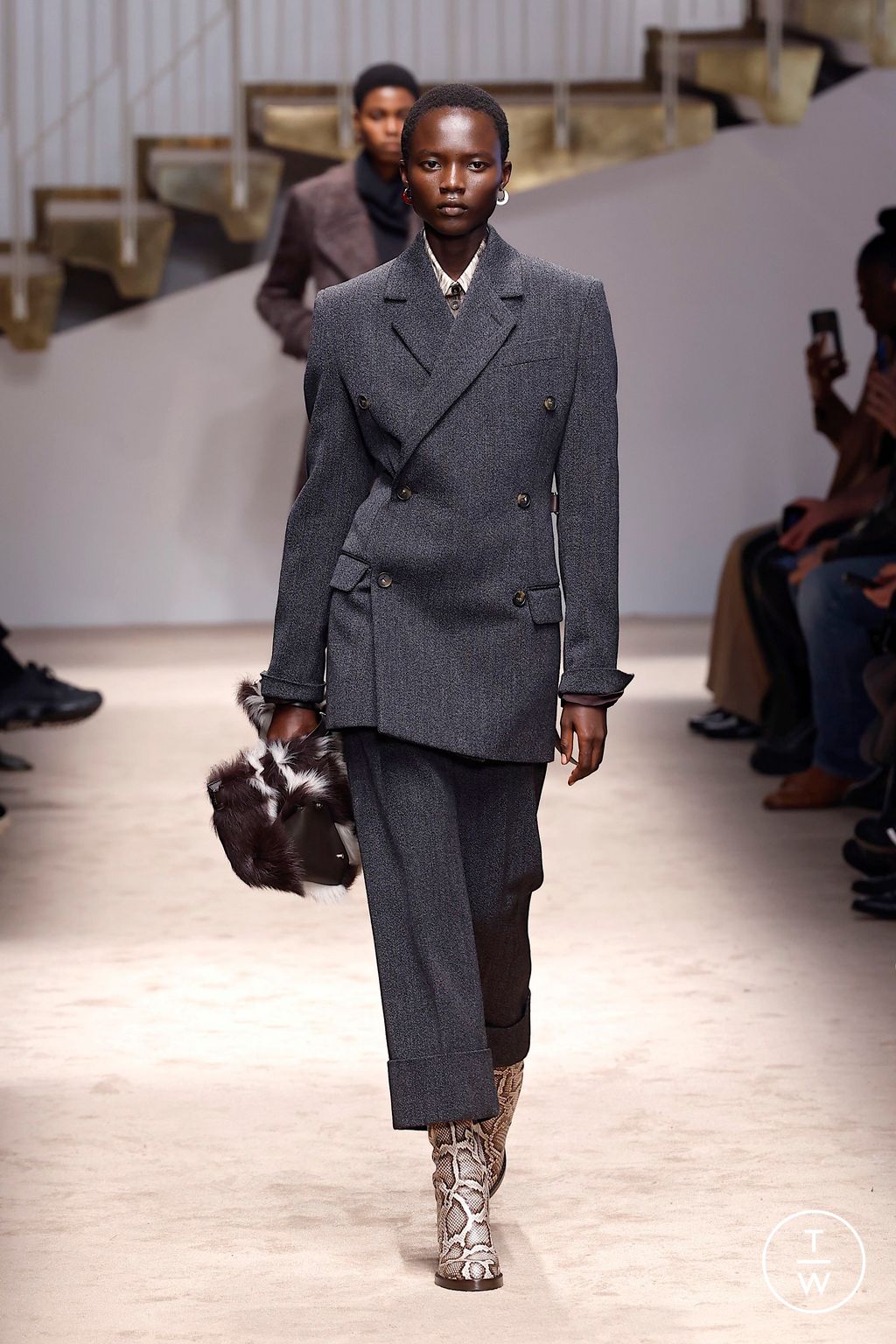 Fashion Week Milan Fall/Winter 2025 look 16 from the Tod's collection womenswear