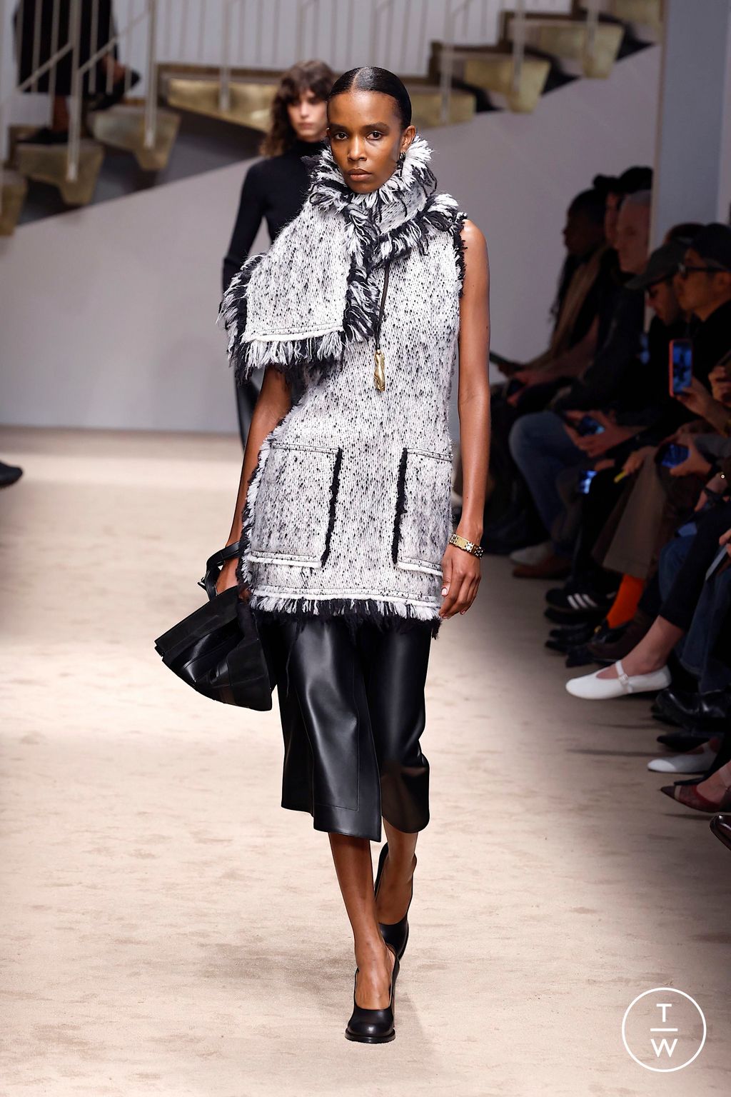 Fashion Week Milan Fall/Winter 2025 look 37 from the Tod's collection womenswear