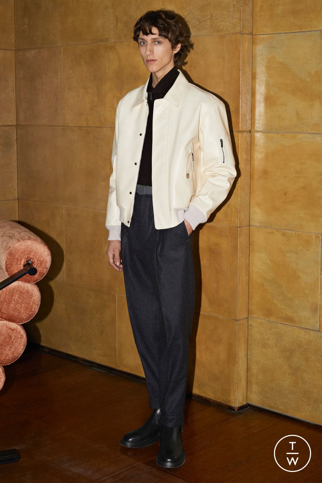Fashion Week Milan Fall/Winter 2023 look 1 from the Tod's collection menswear