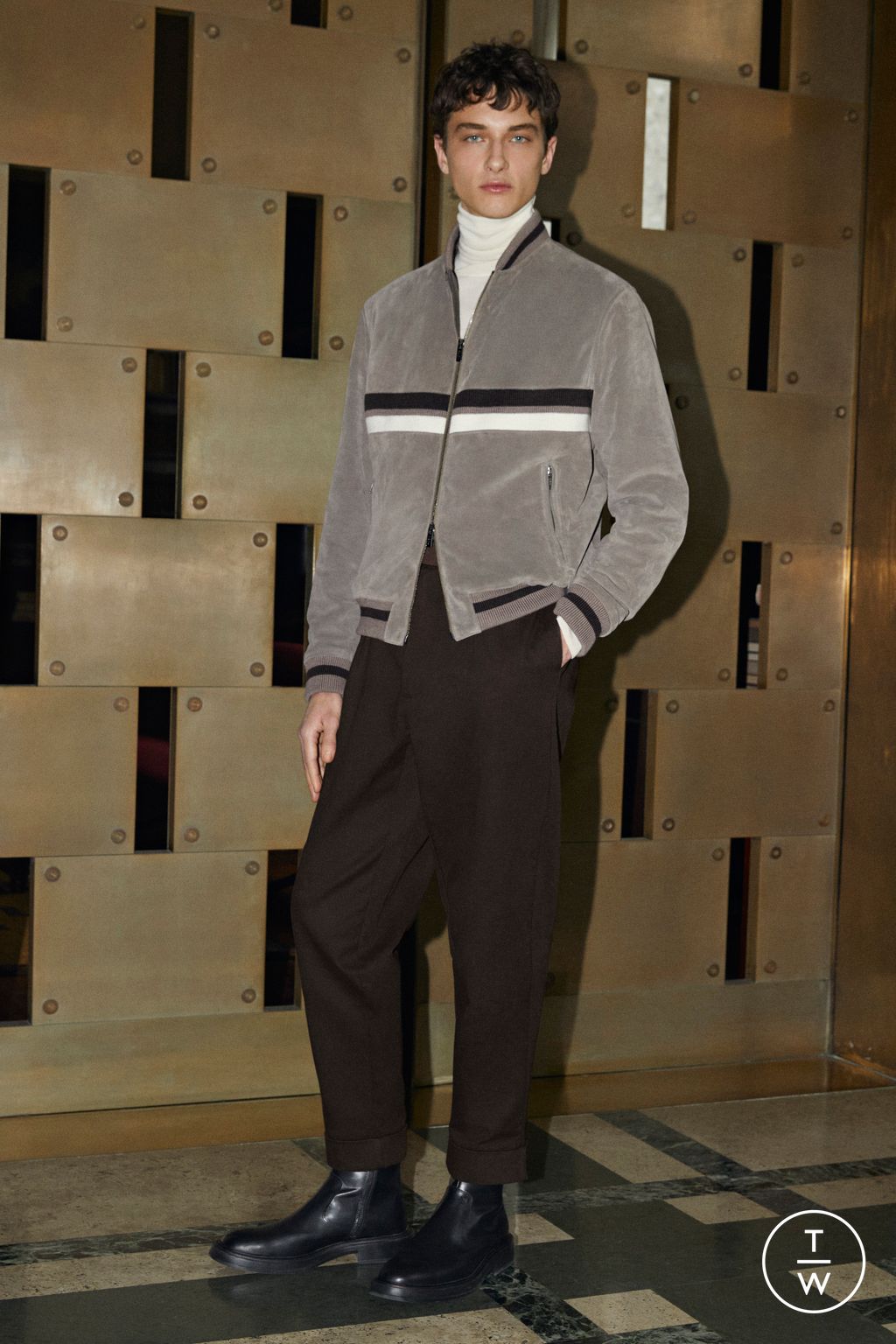 Fashion Week Milan Fall/Winter 2023 look 4 from the Tod's collection menswear