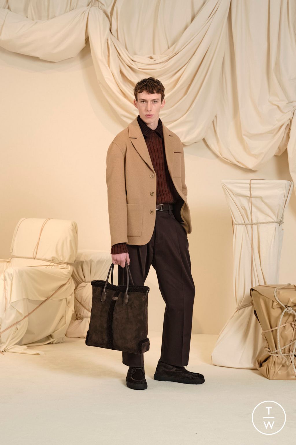 Fashion Week Milan Fall/Winter 2024 look 14 from the Tod's collection 男装