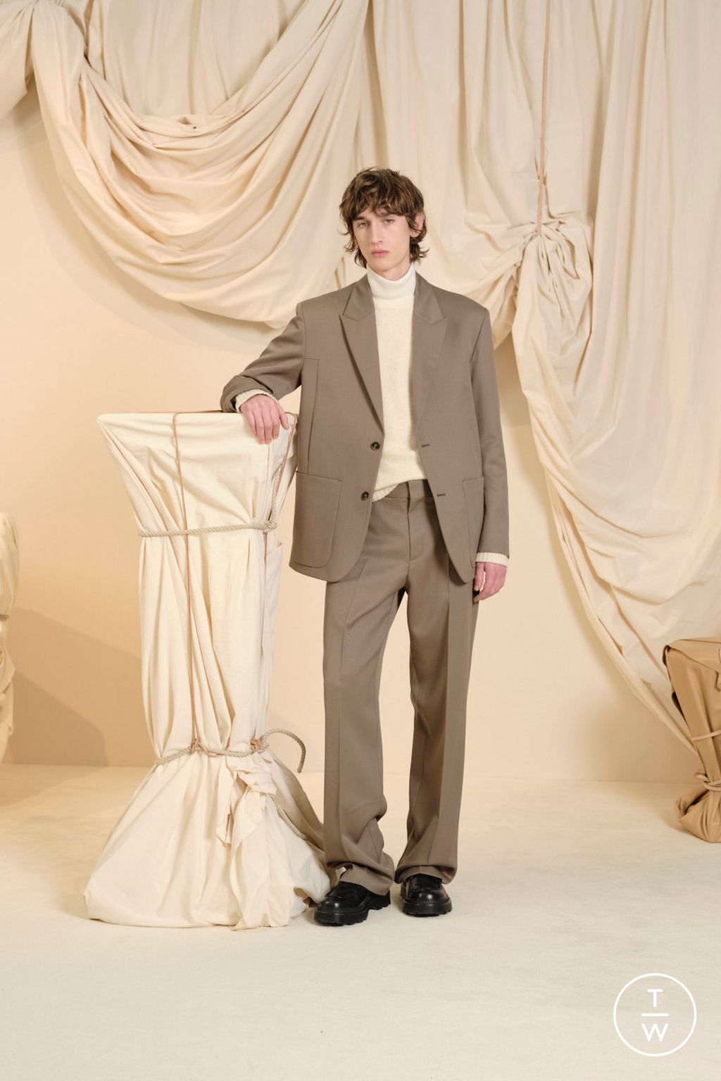 Fashion Week Milan Fall/Winter 2024 look 4 from the Tod's collection menswear
