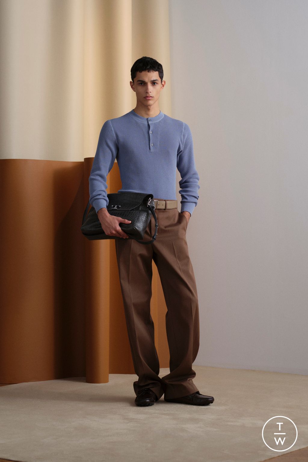 Fashion Week Paris Spring-Summer 2025 look 17 from the Tod's collection menswear