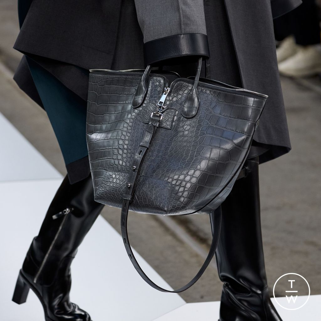 Fashion Week Milan Fall/Winter 2024 look 23 from the Tod's collection womenswear accessories