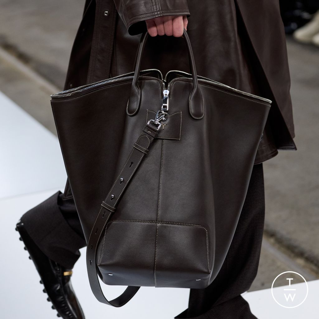 Fashion Week Milan Fall/Winter 2024 look 24 from the Tod's collection womenswear accessories