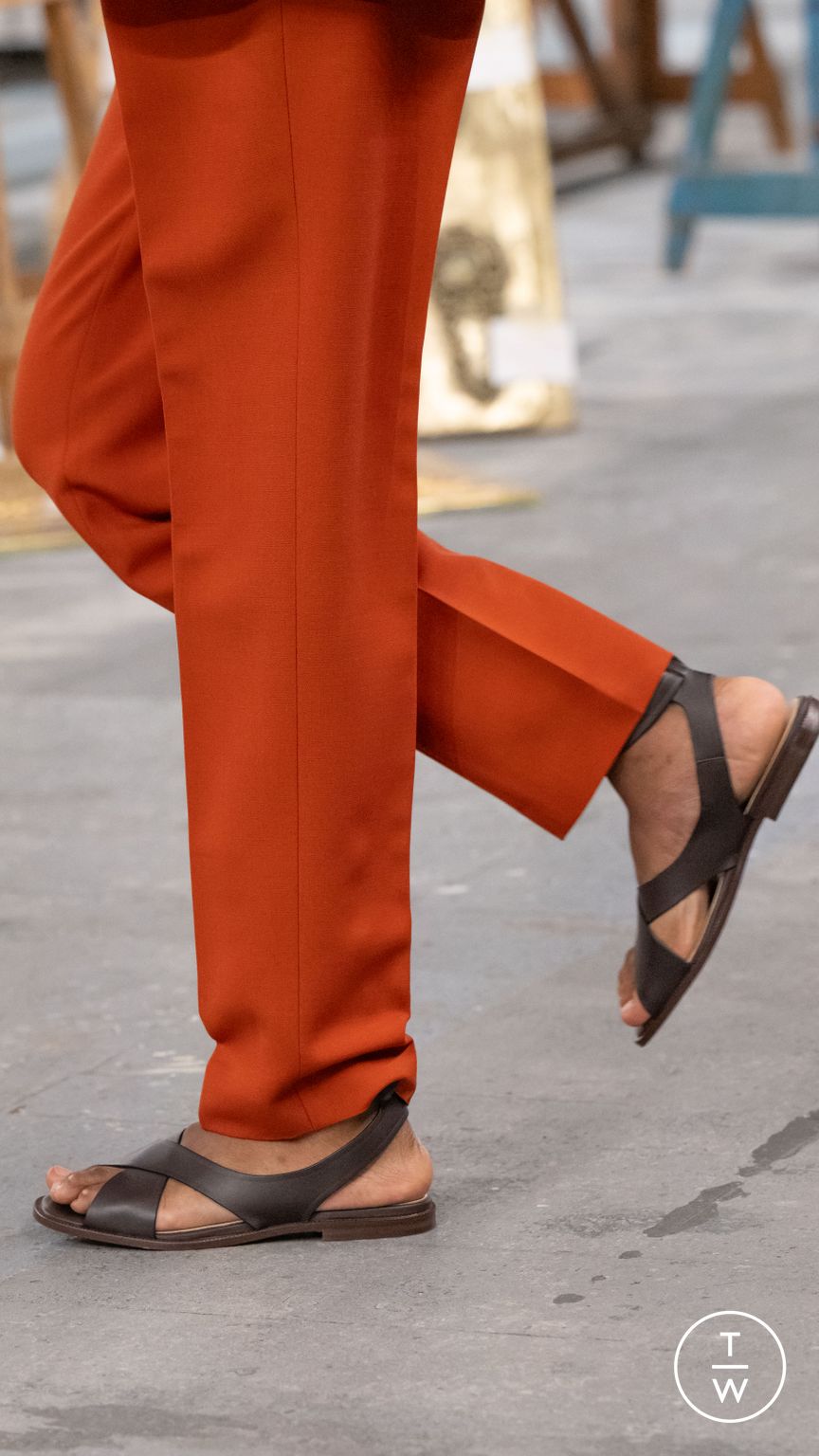 Fashion Week Paris Spring/Summer 2024 look 13 from the Tod's collection womenswear accessories