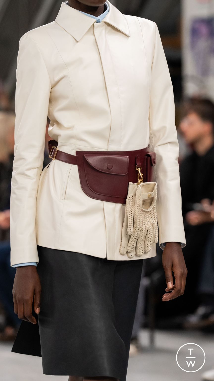 Fashion Week Paris Spring/Summer 2024 look 22 from the Tod's collection womenswear accessories