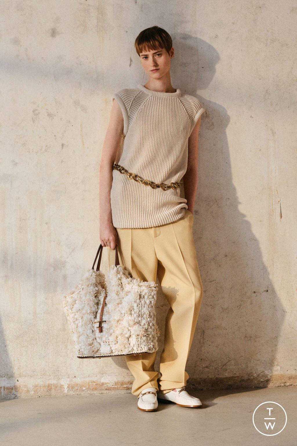 Fashion Week Milan Resort 2024 look 6 from the Tod's collection 女装