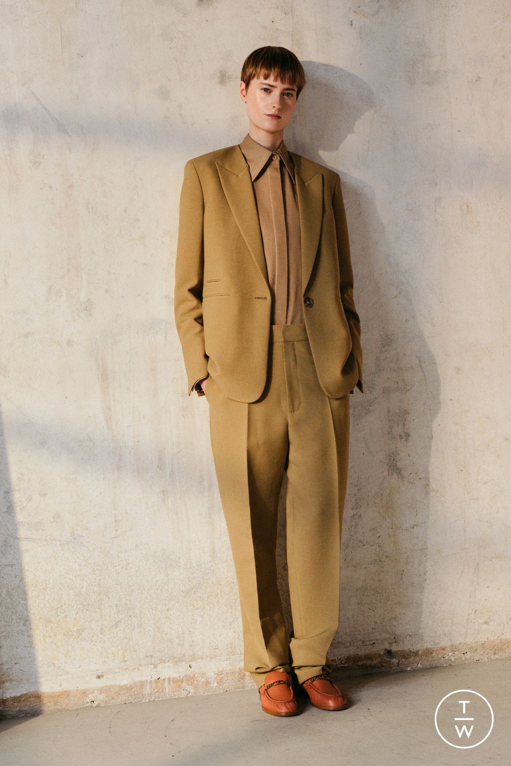 Fashion Week Milan Resort 2024 look 7 from the Tod's collection 女装