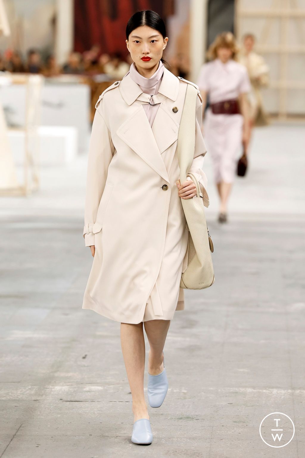 Fashion Week Milan Spring/Summer 2024 look 22 from the Tod's collection womenswear