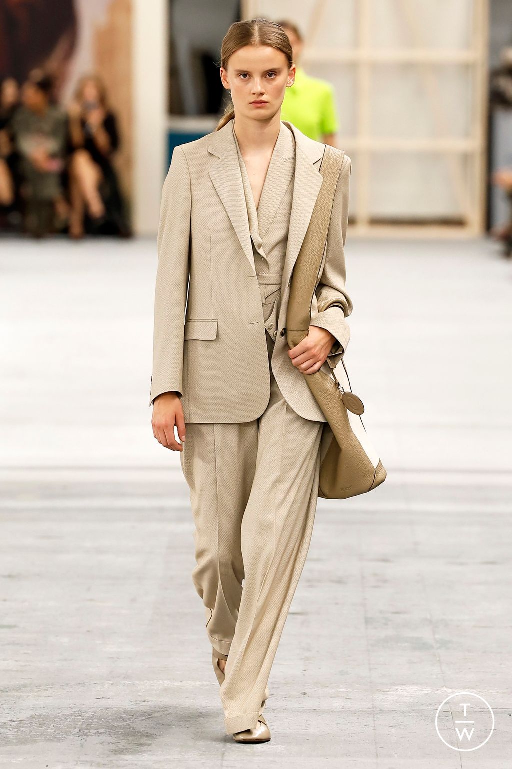 Fashion Week Milan Spring/Summer 2024 look 30 de la collection Tod's womenswear