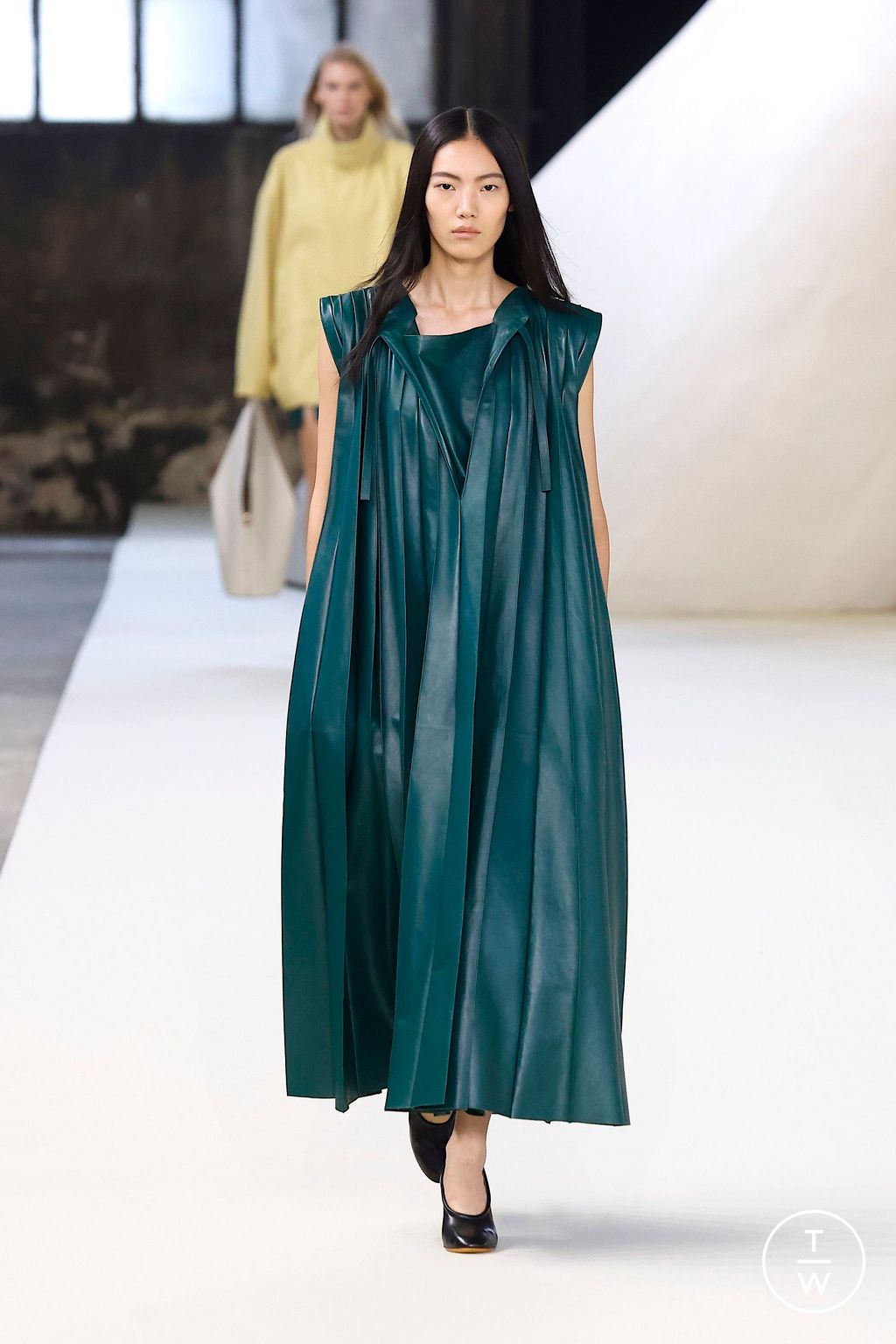 Fashion Week Milan Spring/Summer 2025 look 11 from the Tod's collection womenswear