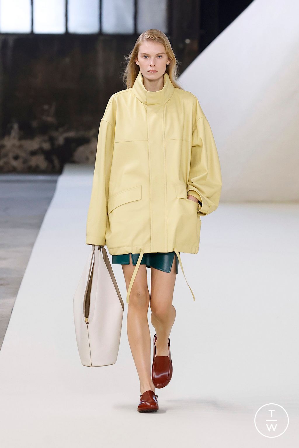 Fashion Week Milan Spring/Summer 2025 look 12 from the Tod's collection womenswear