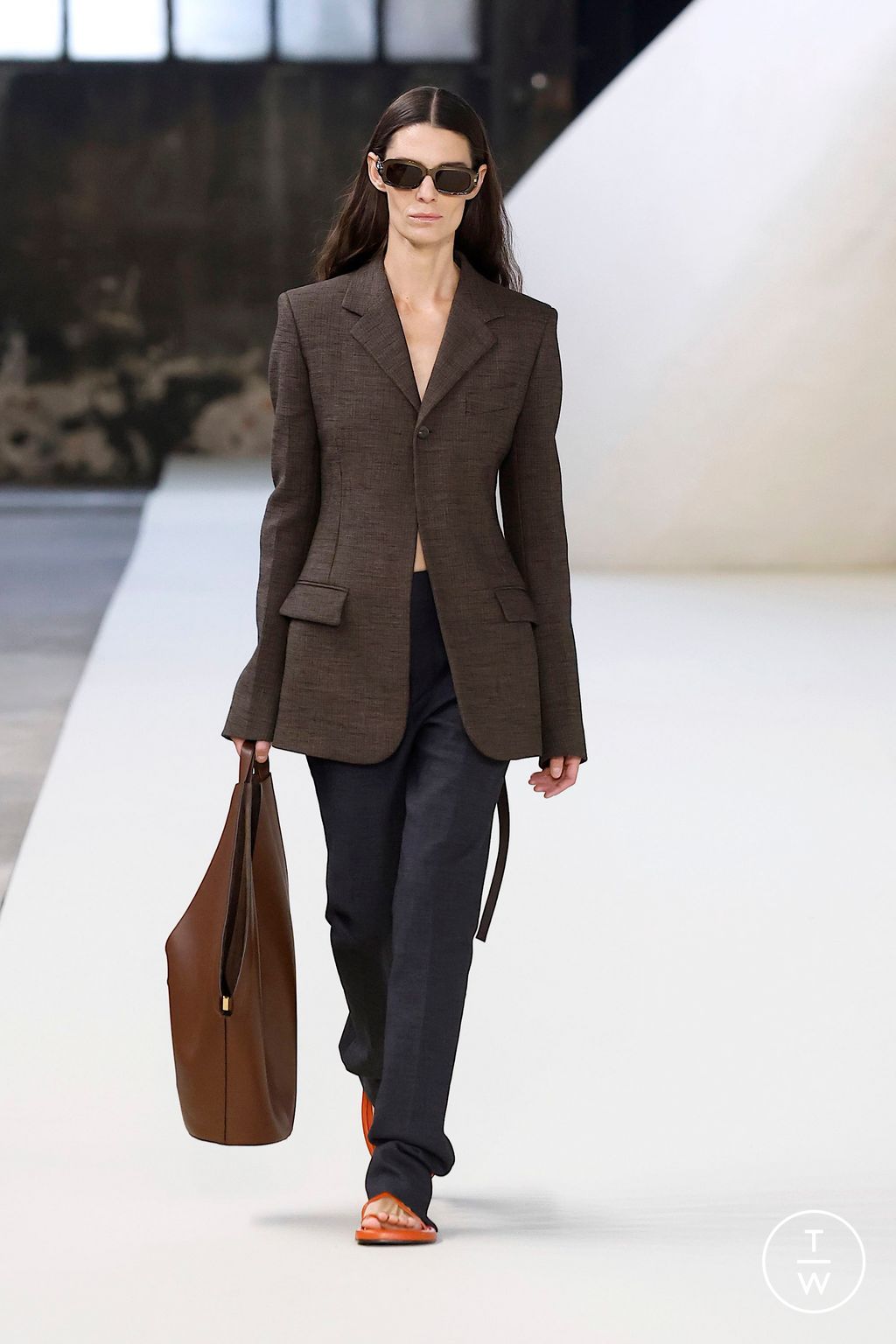 Fashion Week Milan Spring/Summer 2025 look 16 from the Tod's collection womenswear