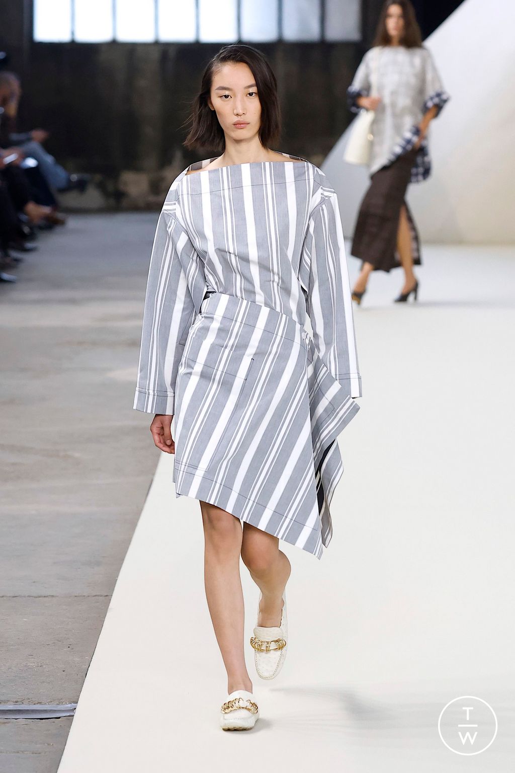 Fashion Week Milan Spring-Summer 2025 look 21 from the Tod's collection womenswear