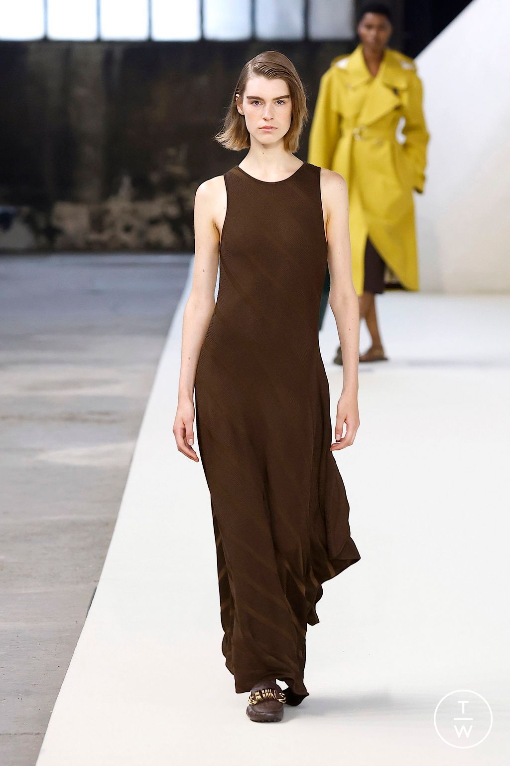 Fashion Week Milan Spring-Summer 2025 look 25 from the Tod's collection womenswear
