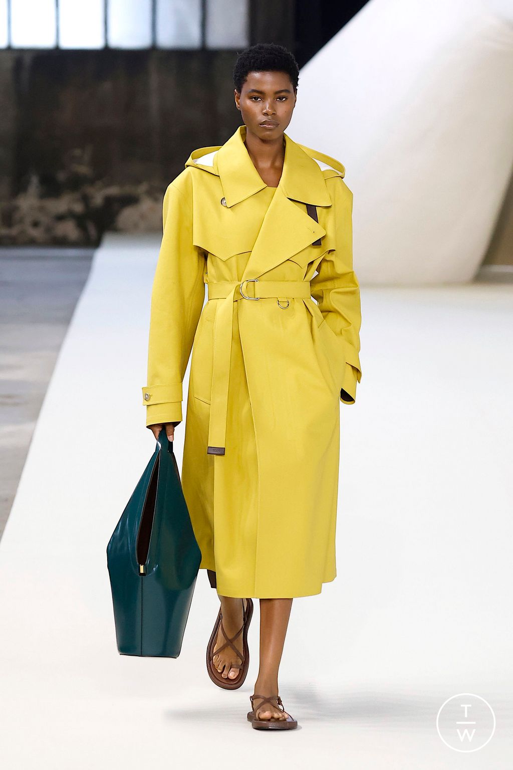 Fashion Week Milan Spring/Summer 2025 look 26 from the Tod's collection womenswear