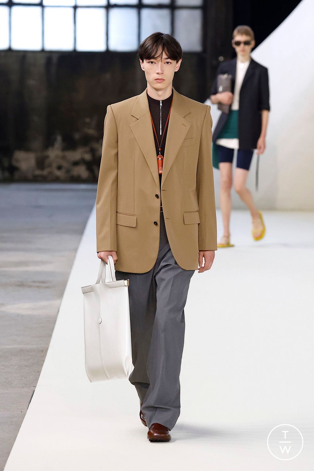 Fashion Week Milan Spring/Summer 2025 look 29 from the Tod's collection womenswear