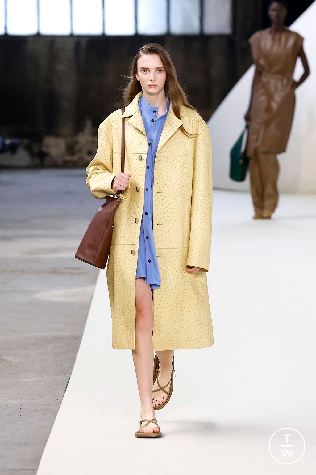 Fashion Week Milan Spring/Summer 2025 look 32 from the Tod's collection womenswear