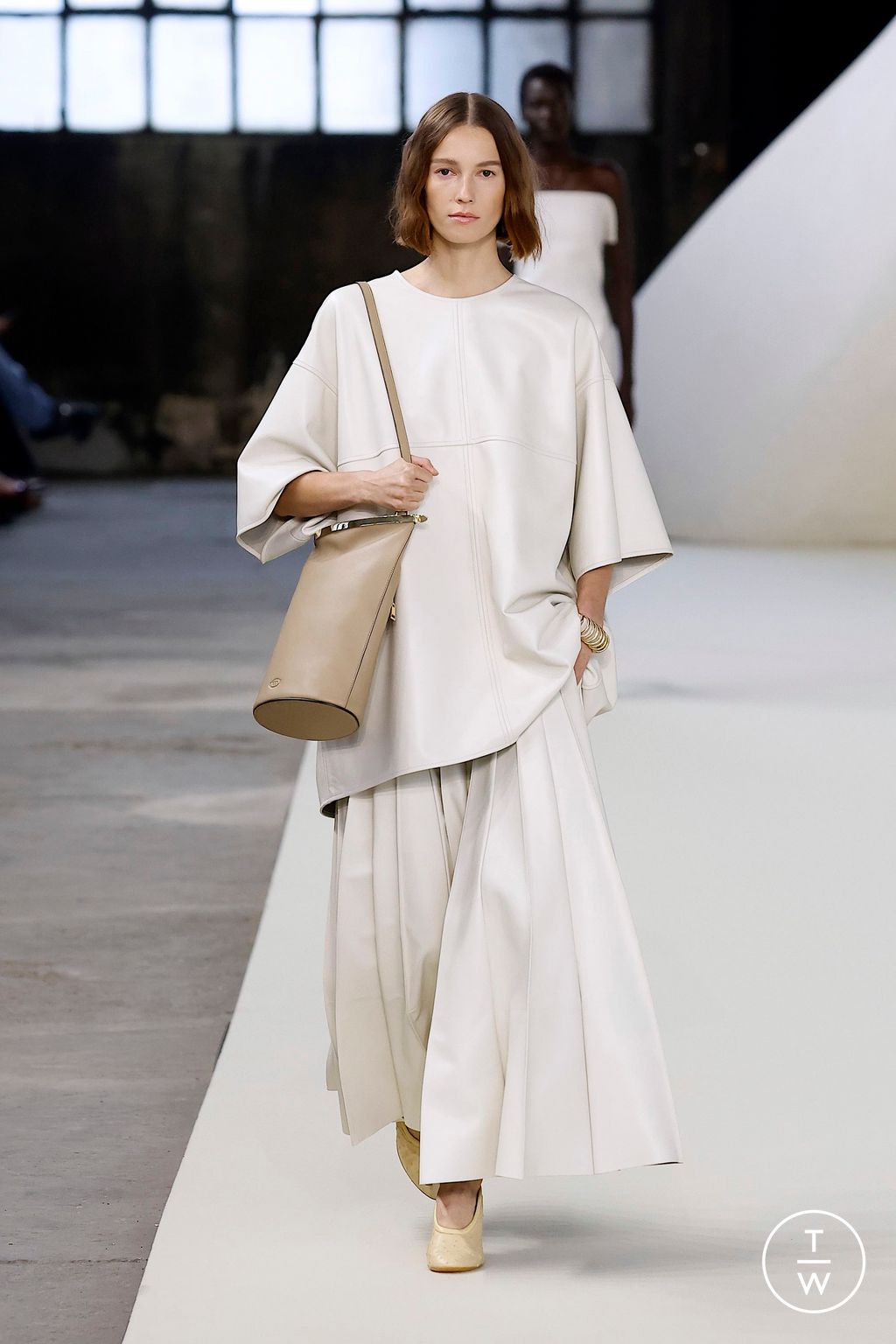 Fashion Week Milan Spring/Summer 2025 look 34 from the Tod's collection womenswear