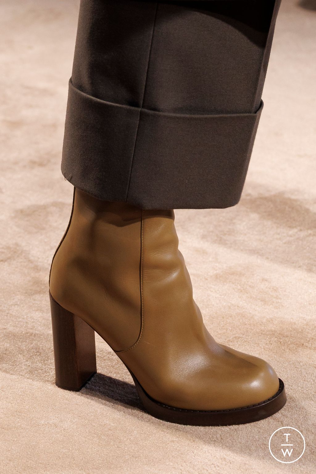 Fashion Week Milan Fall/Winter 2025 look 7 from the Tod's collection womenswear accessories