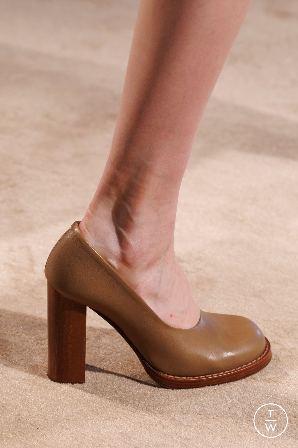 Fashion Week Milan Fall/Winter 2025 look 22 from the Tod's collection womenswear accessories