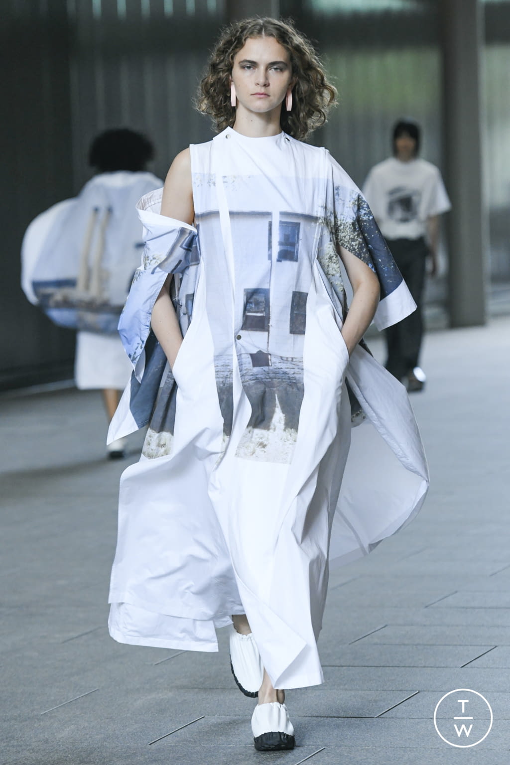 Fashion Week London Spring/Summer 2022 look 30 from the Toga collection womenswear