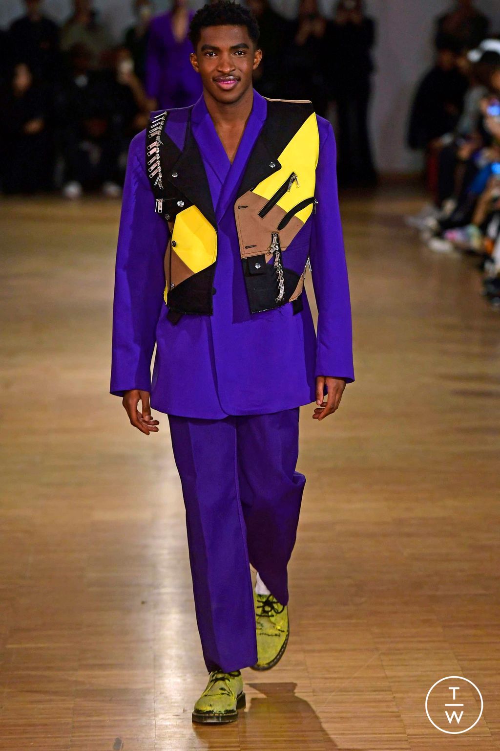 Fashion Week Milan Fall/Winter 2023 look 6 de la collection Tokyo James womenswear