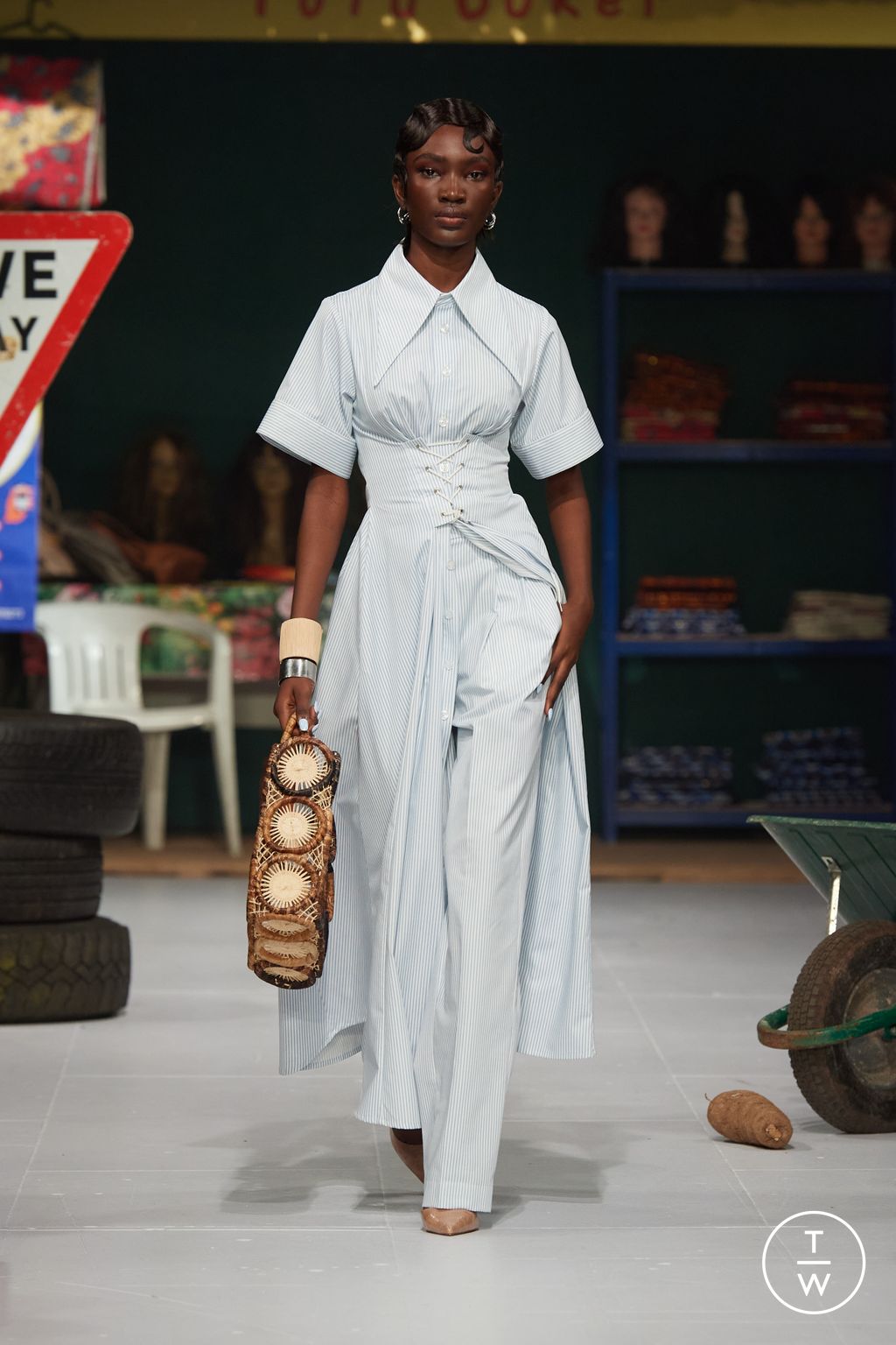 Fashion Week London Fall/Winter 2024 look 2 from the TOLU COKER collection 女装