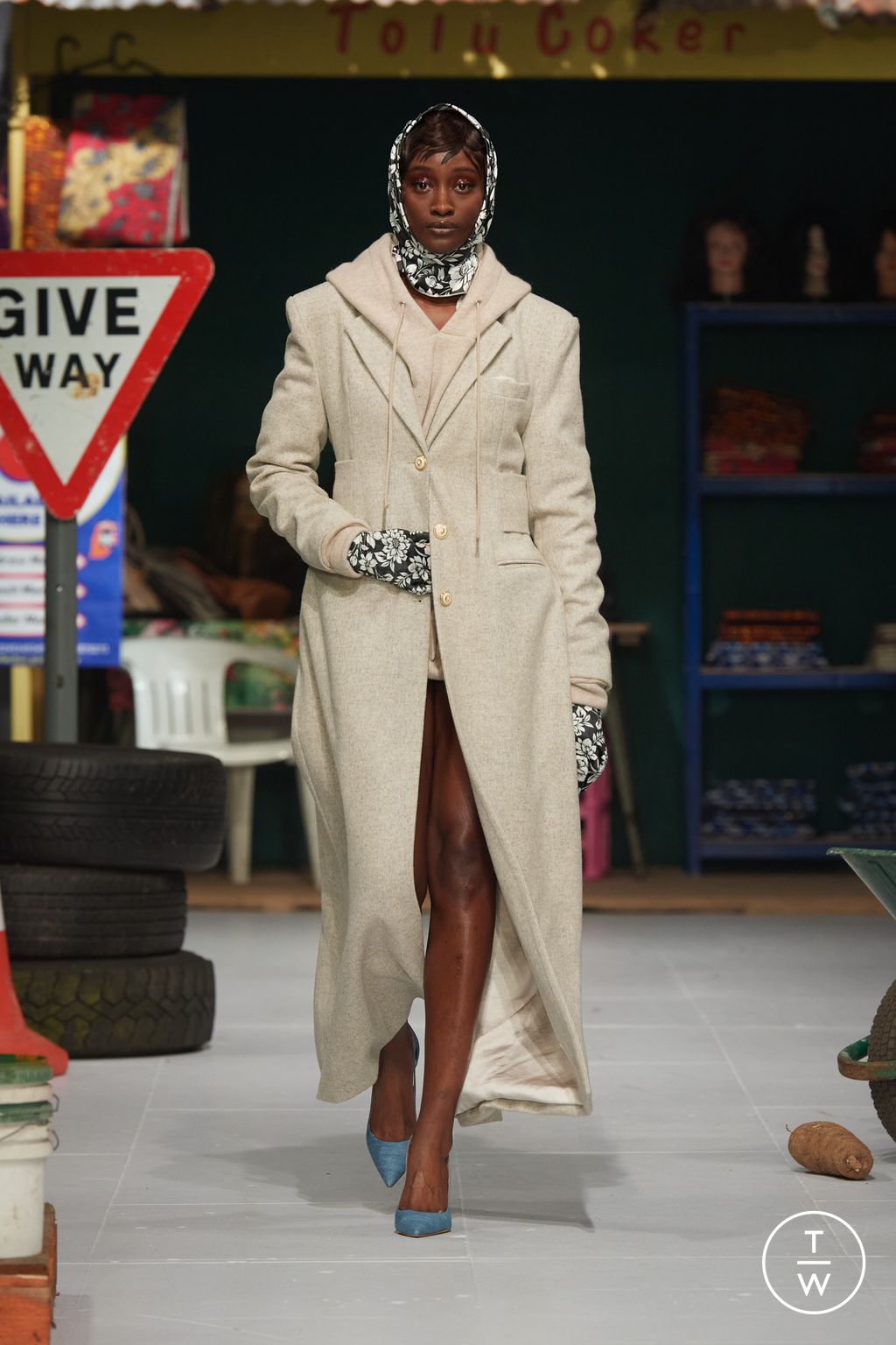 Fashion Week London Fall/Winter 2024 look 7 de la collection TOLU COKER womenswear